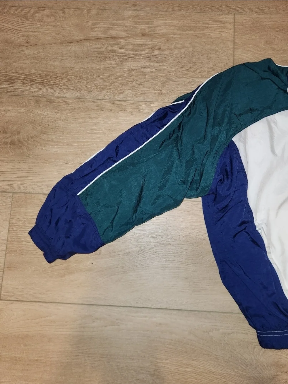 Vintage Y2K Nike Red Tag Embroidered Logo Yputh size Large Fits Like Mens Small